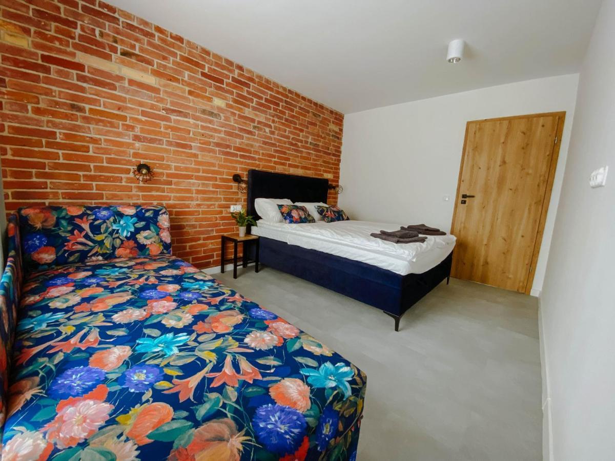 Apartamento Cztery Pory Roku Wiele Exterior foto