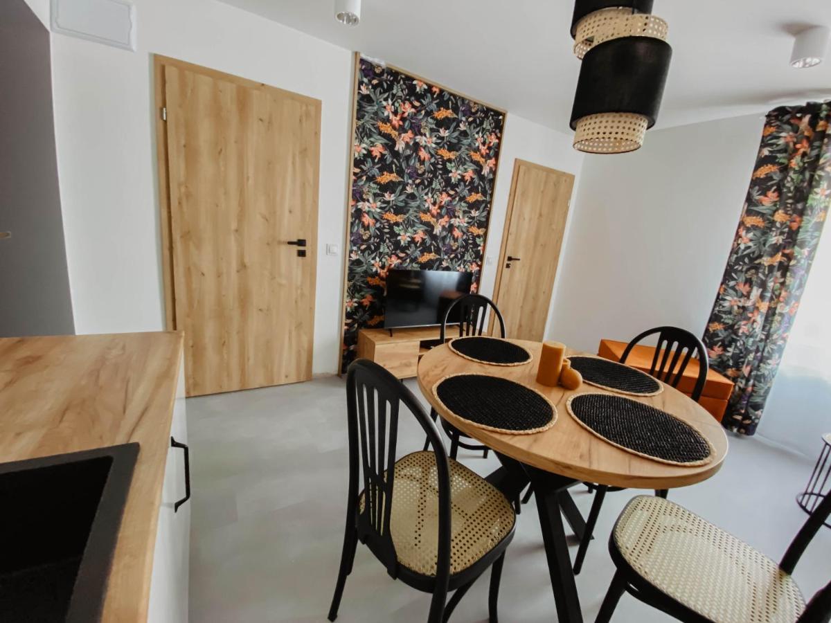 Apartamento Cztery Pory Roku Wiele Exterior foto