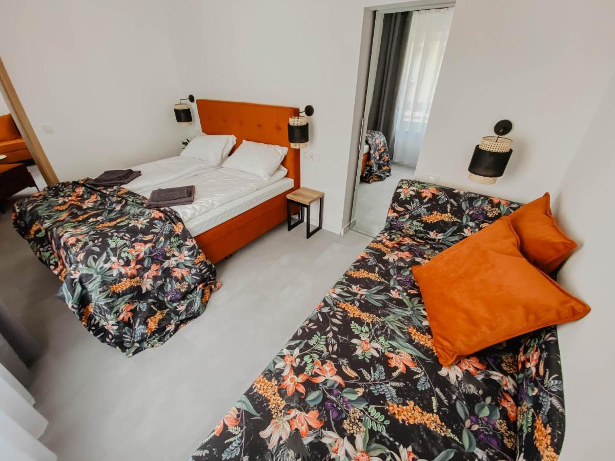 Apartamento Cztery Pory Roku Wiele Exterior foto