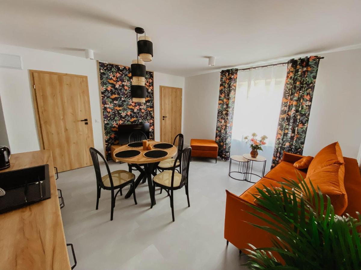 Apartamento Cztery Pory Roku Wiele Exterior foto