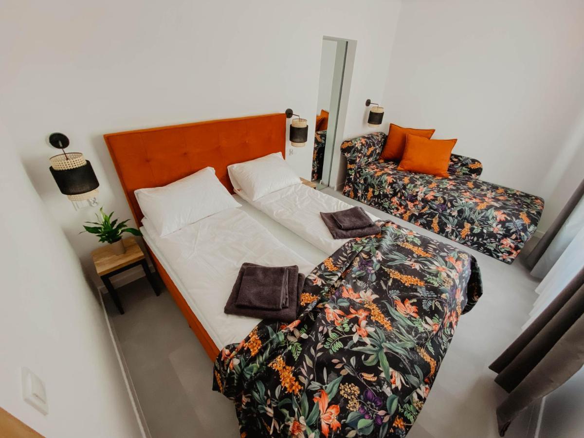 Apartamento Cztery Pory Roku Wiele Exterior foto