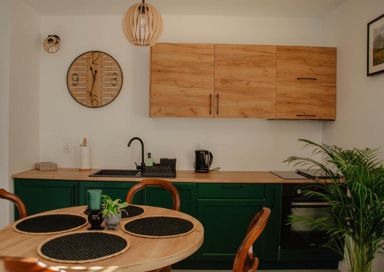 Apartamento Cztery Pory Roku Wiele Exterior foto