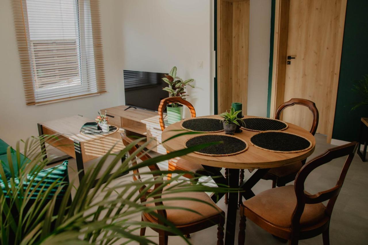 Apartamento Cztery Pory Roku Wiele Exterior foto