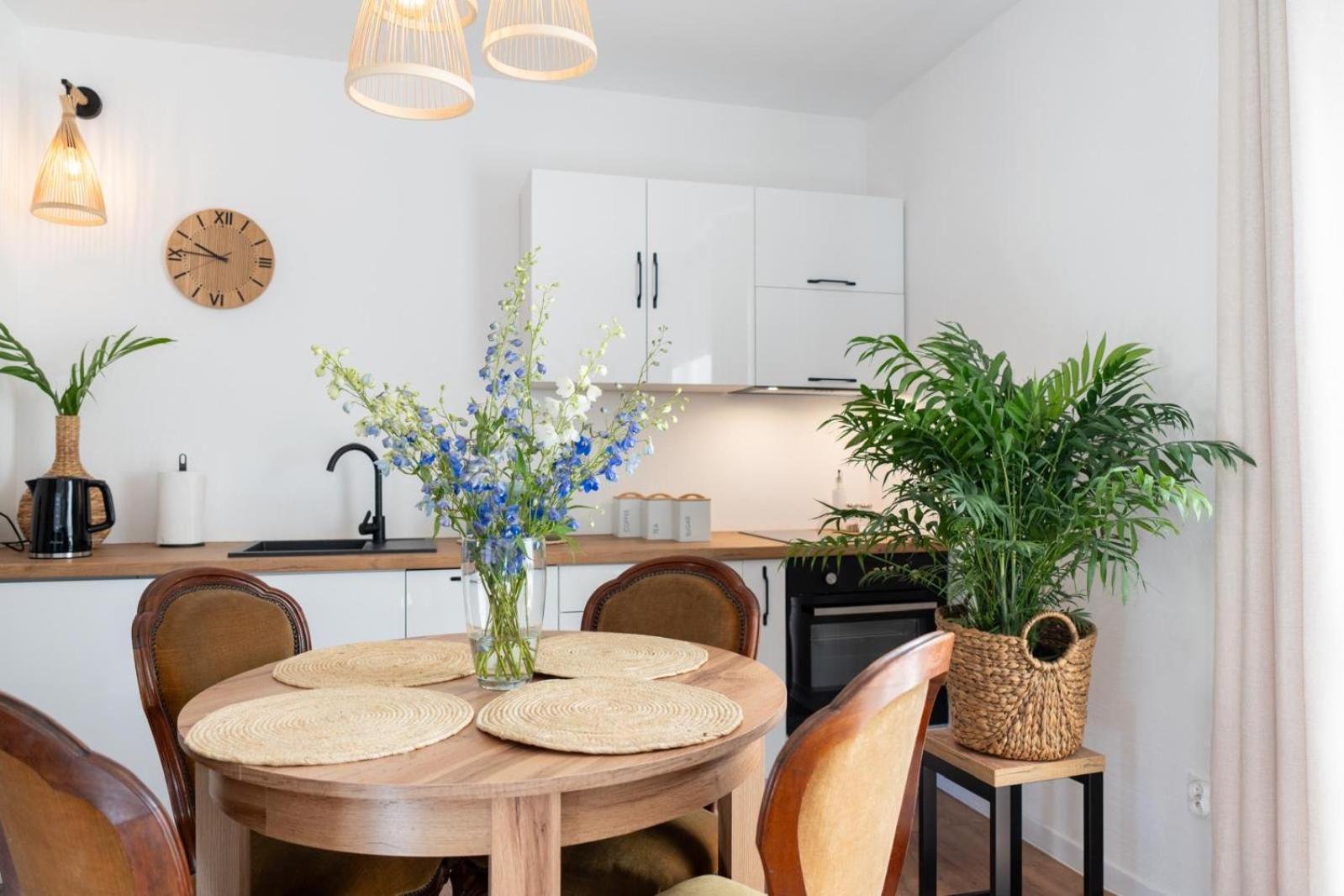 Apartamento Cztery Pory Roku Wiele Exterior foto