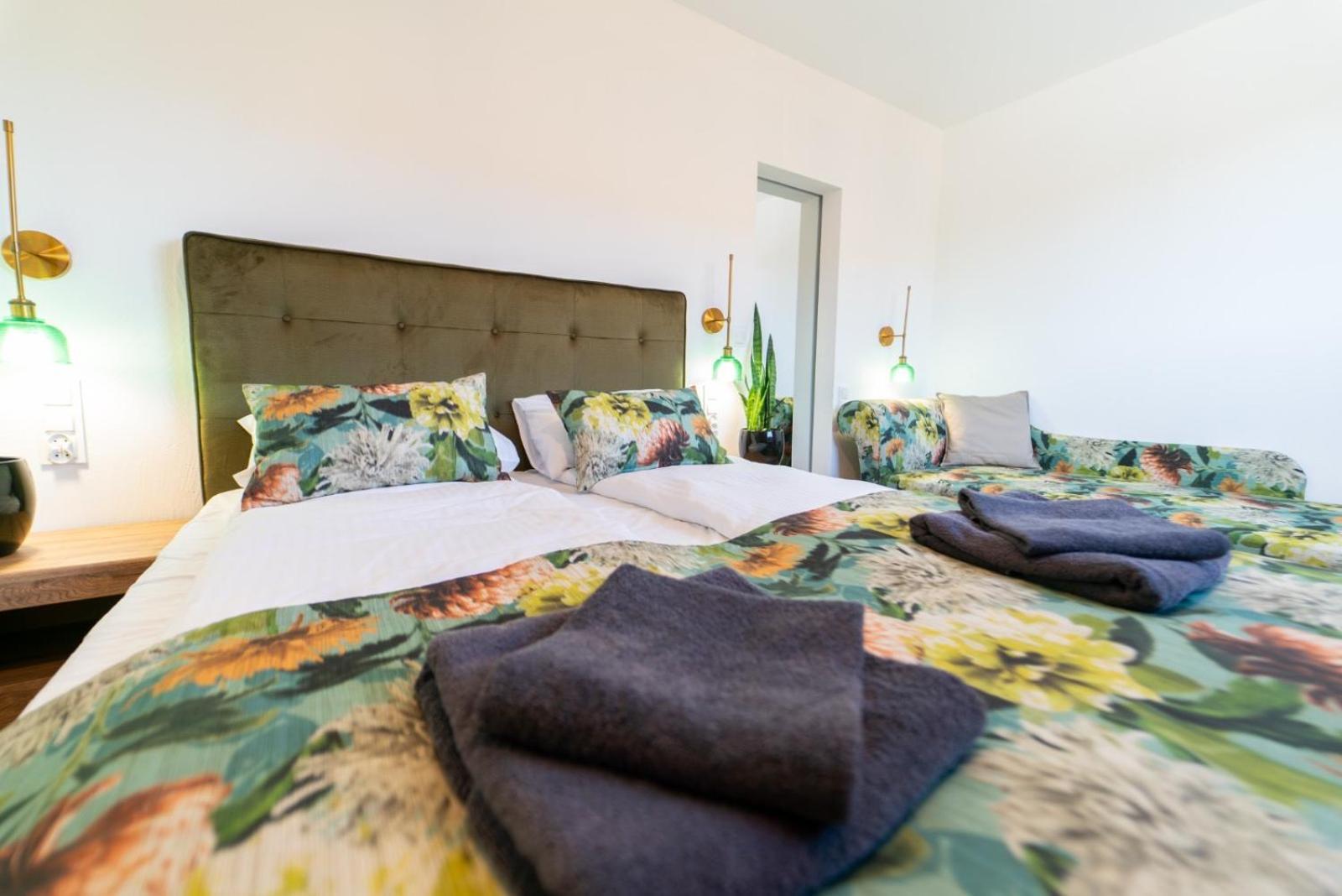 Apartamento Cztery Pory Roku Wiele Exterior foto